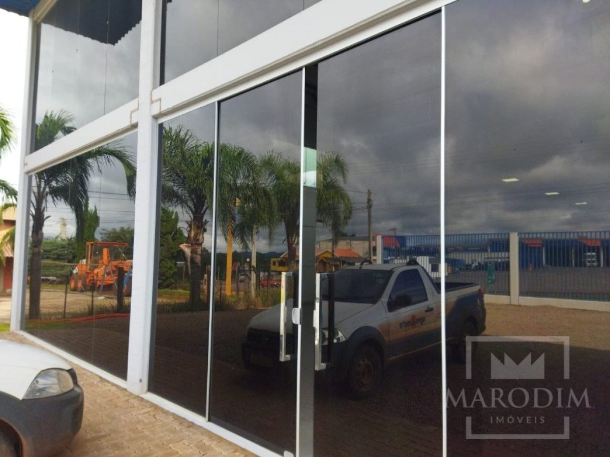 Salas/Conjuntos com 251m², Nao suíte, no bairro Rodovia ERS 324 em Marau