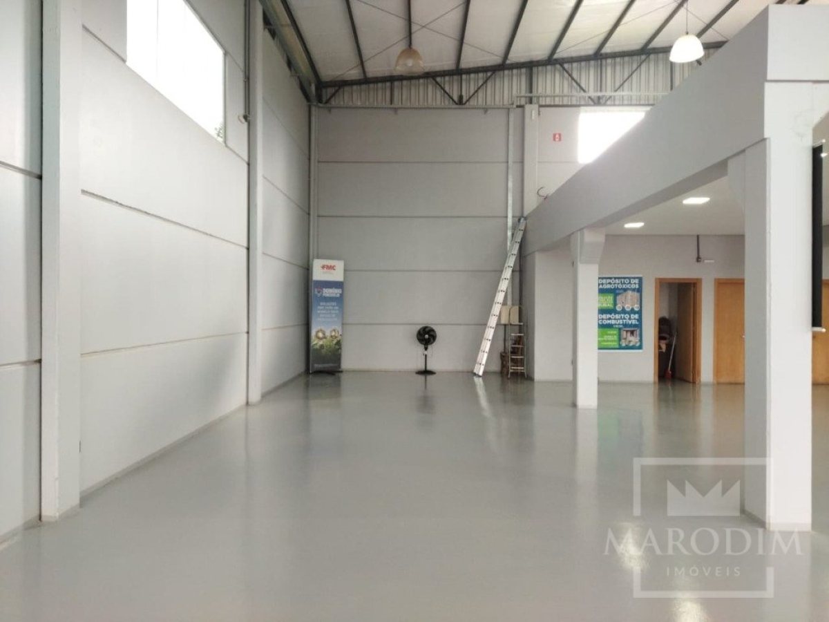 Salas/Conjuntos com 251m², Nao suíte, no bairro Rodovia ERS 324 em Marau