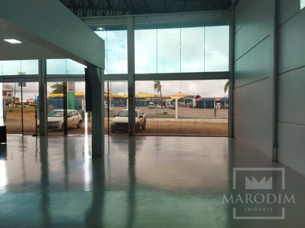 Salas/Conjuntos com 251m², Nao suíte, no bairro Rodovia ERS 324 em Marau