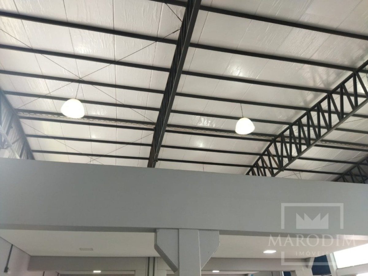 Salas/Conjuntos com 251m², Nao suíte, no bairro Rodovia ERS 324 em Marau