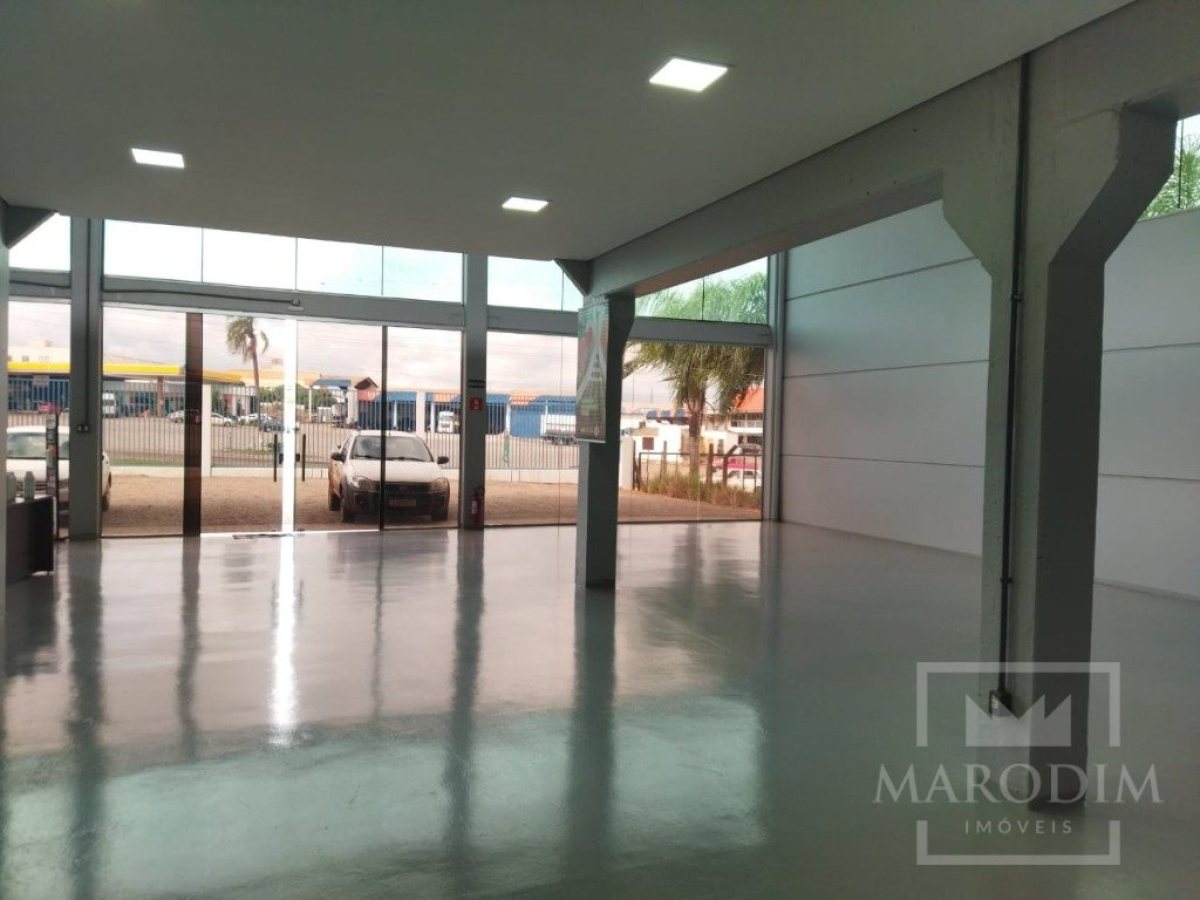 Salas/Conjuntos com 251m², Nao suíte, no bairro Rodovia ERS 324 em Marau