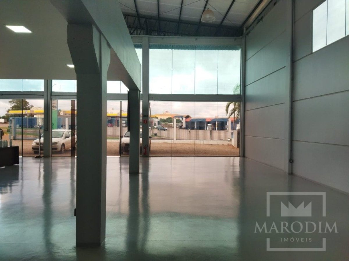 Salas/Conjuntos com 251m², Nao suíte, no bairro Rodovia ERS 324 em Marau