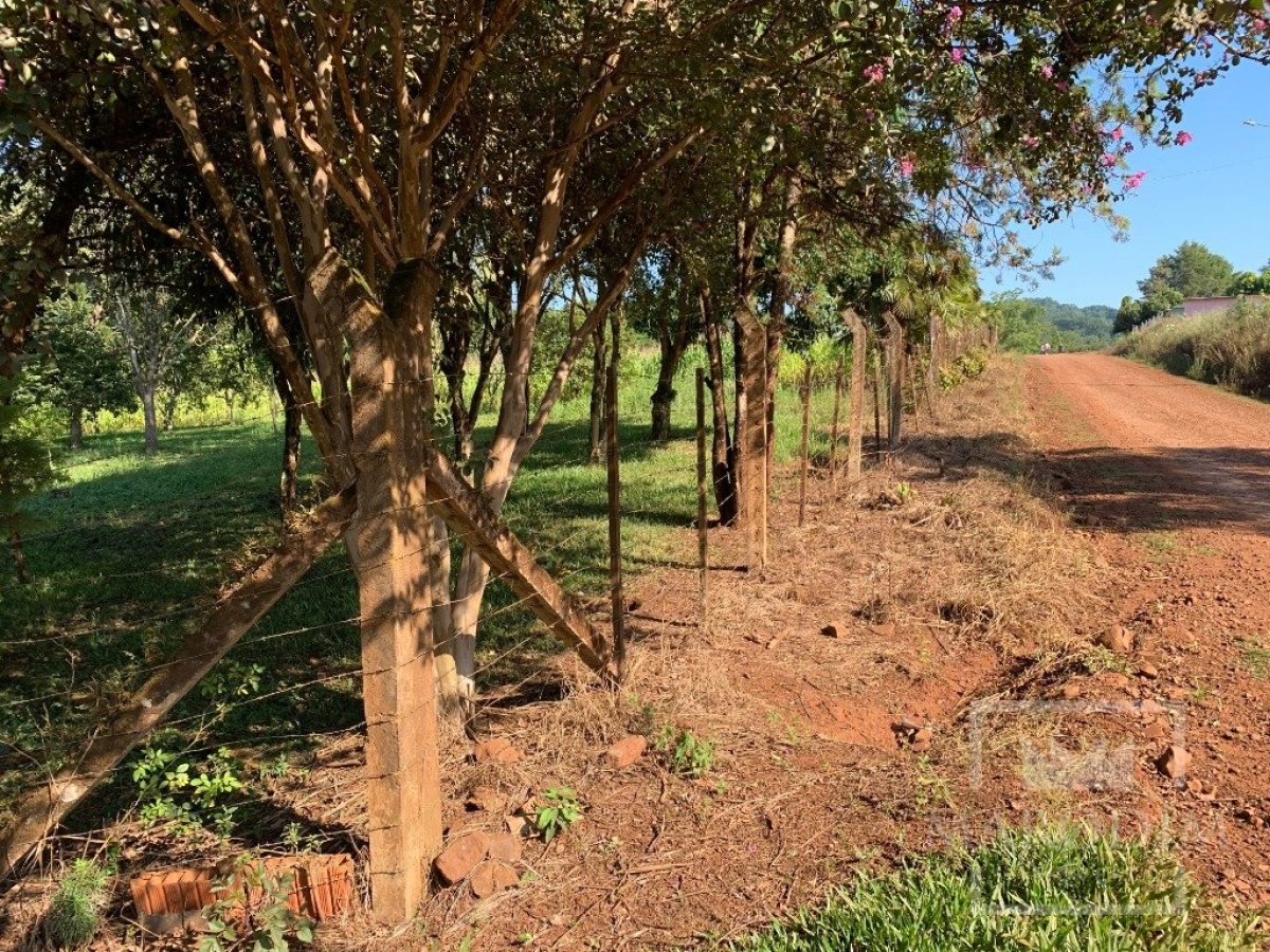 Sítio com 17294m², 3 dormitórios, Nao suíte, 4 vagas, no bairro Interior em Marau