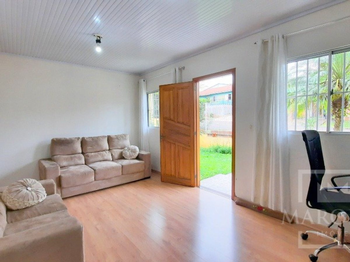 Casa com 146m², 3 dormitórios, Nao suíte, 1 vaga, no bairro Frei Adelar em Marau