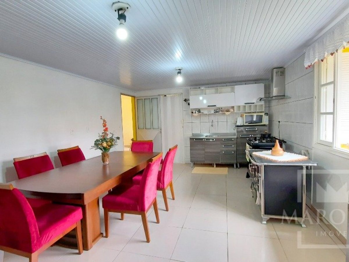 Casa com 146m², 3 dormitórios, Nao suíte, 1 vaga, no bairro Frei Adelar em Marau