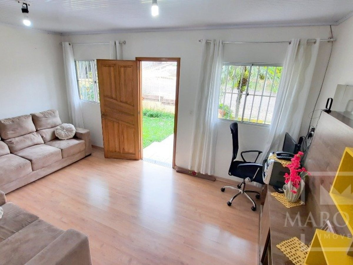 Casa com 146m², 3 dormitórios, Nao suíte, 1 vaga, no bairro Frei Adelar em Marau