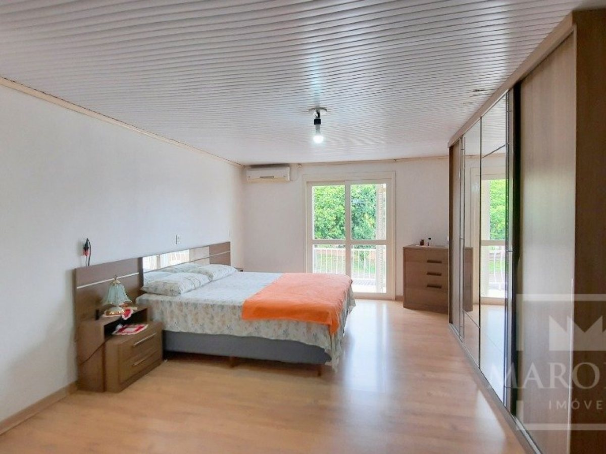 Casa com 146m², 3 dormitórios, Nao suíte, 1 vaga, no bairro Frei Adelar em Marau