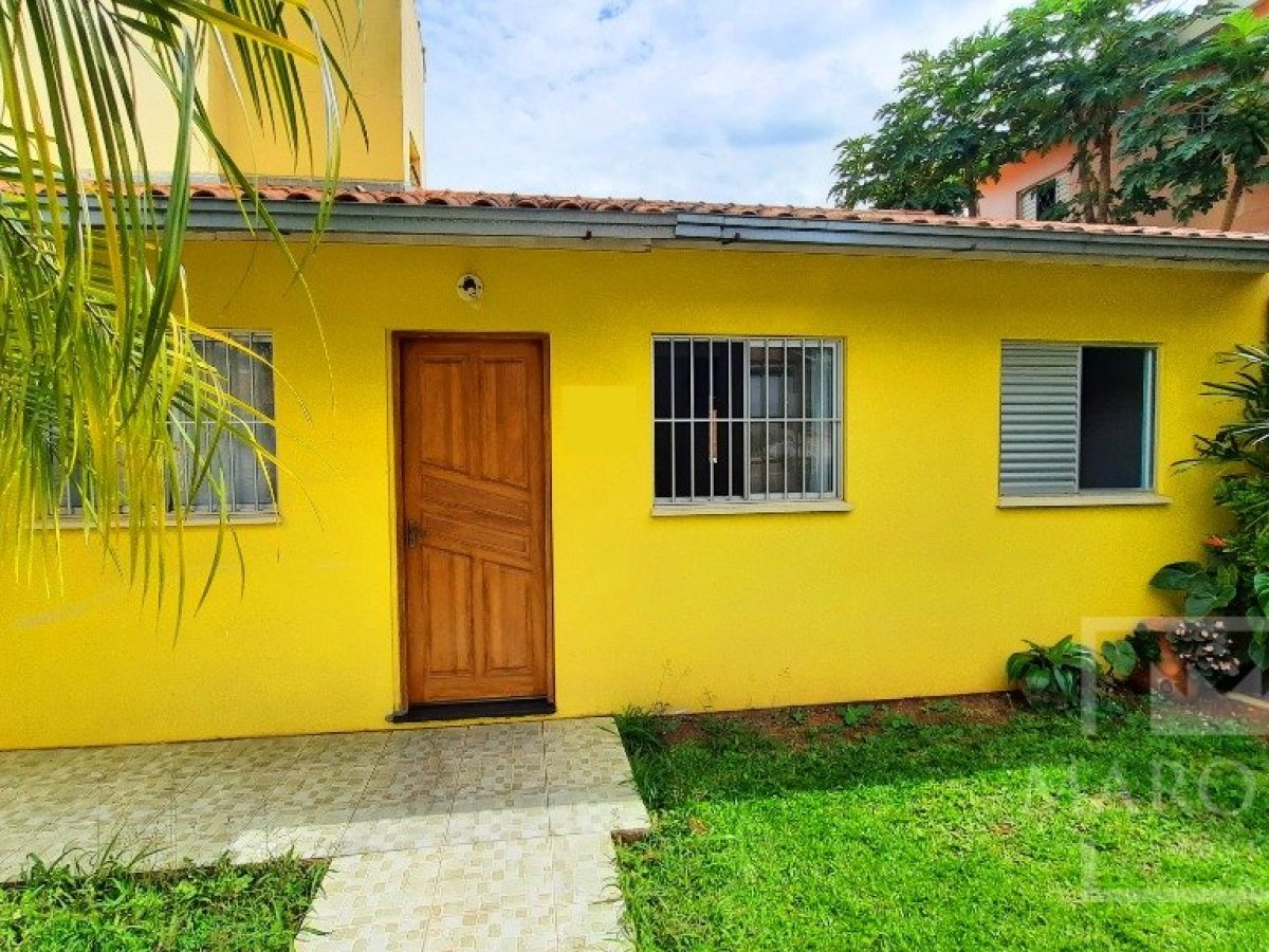 Casa com 146m², 3 dormitórios, Nao suíte, 1 vaga, no bairro Frei Adelar em Marau