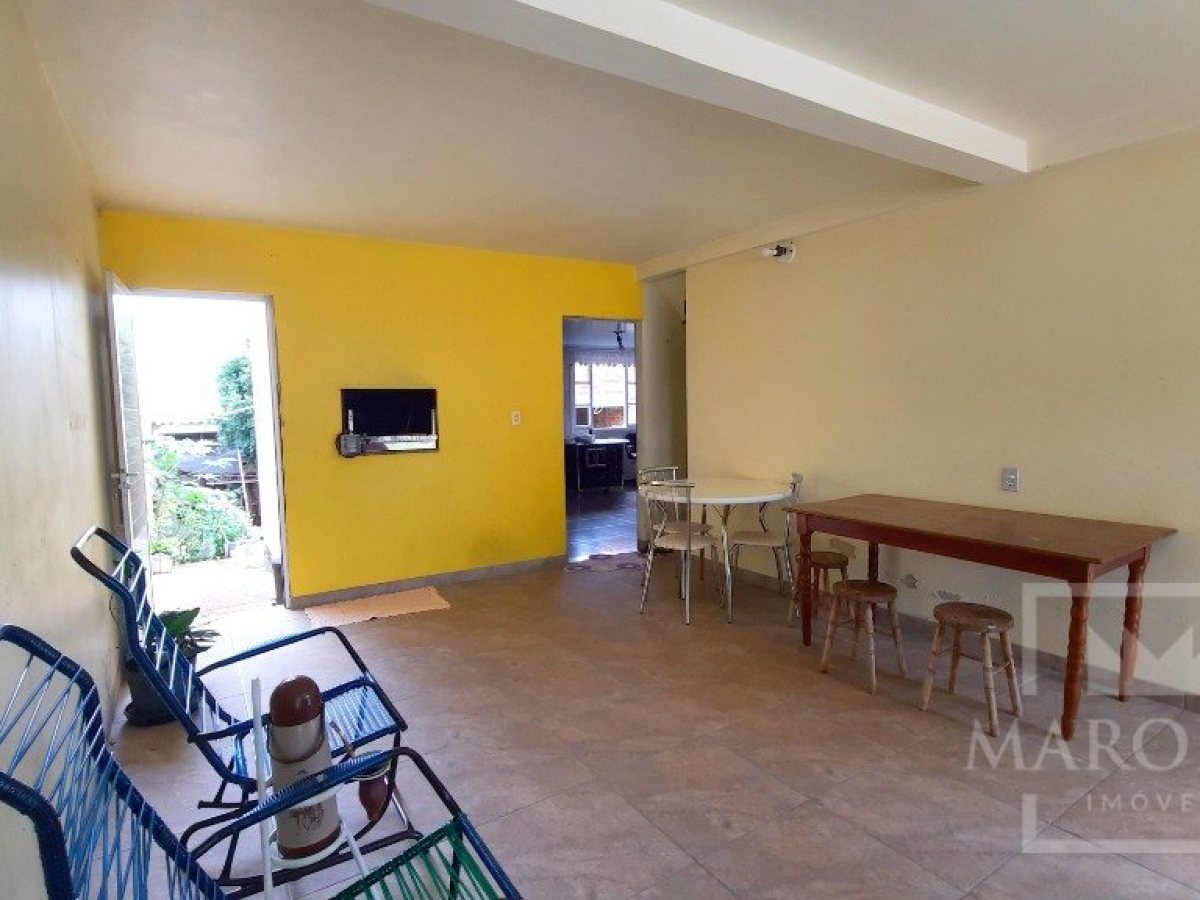 Casa com 146m², 3 dormitórios, Nao suíte, 1 vaga, no bairro Frei Adelar em Marau