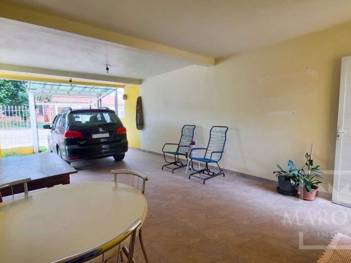 Casa com 146m², 3 dormitórios, Nao suíte, 1 vaga, no bairro Frei Adelar em Marau