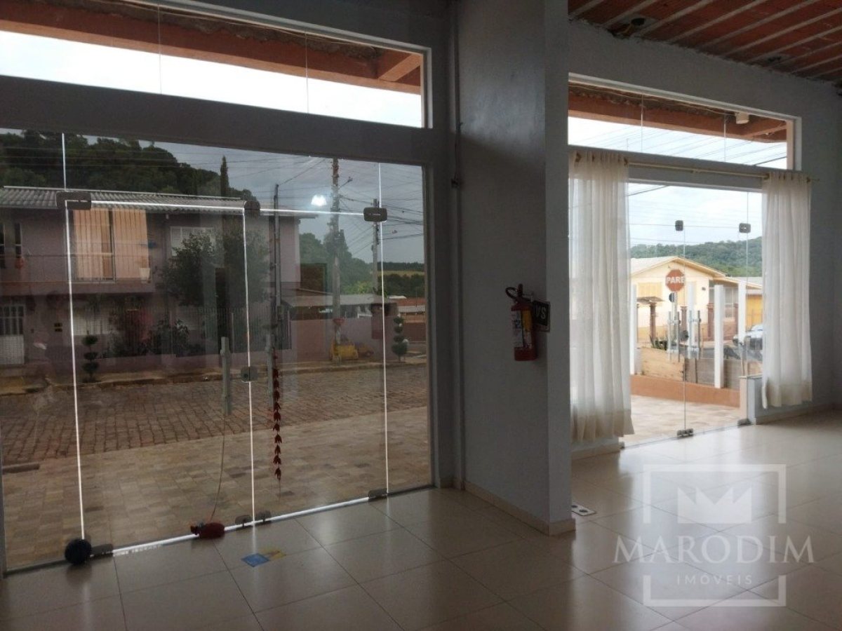 Salas/Conjuntos com 102m², Nao suíte, no bairro Santa Helena em Marau