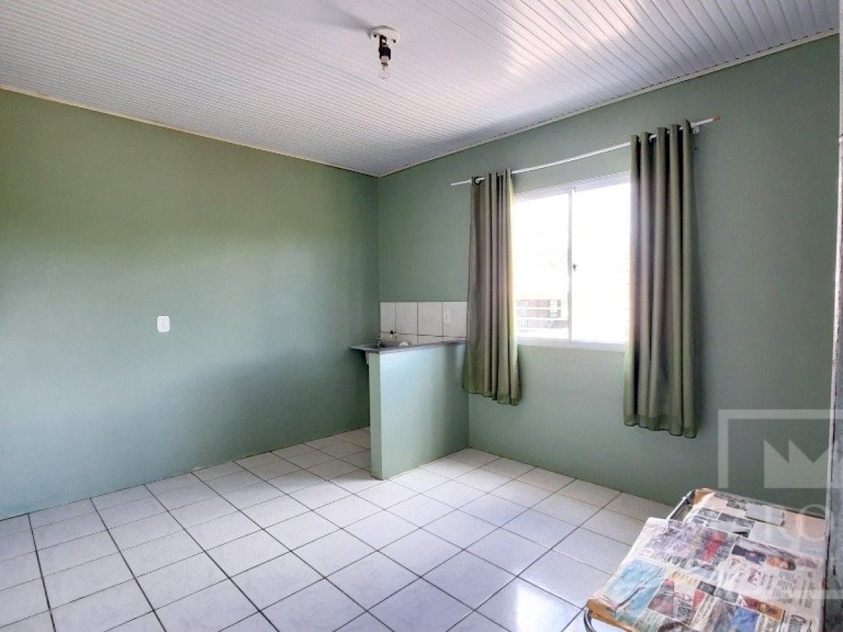 Casa com 137m², 2 dormitórios, Nao suíte, 2 vagas, no bairro Loteamento Vicente Riva em Marau