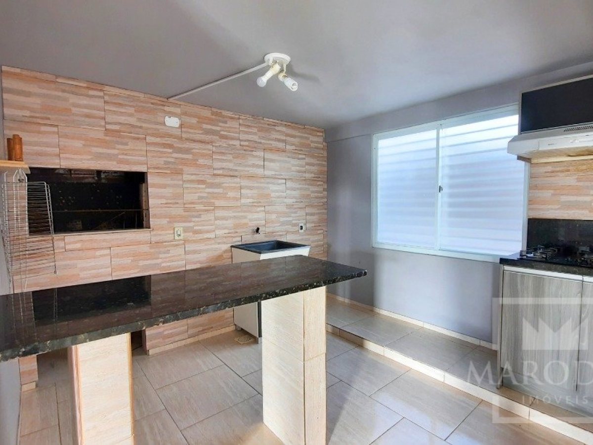 Casa com 137m², 2 dormitórios, Nao suíte, 2 vagas, no bairro Loteamento Vicente Riva em Marau