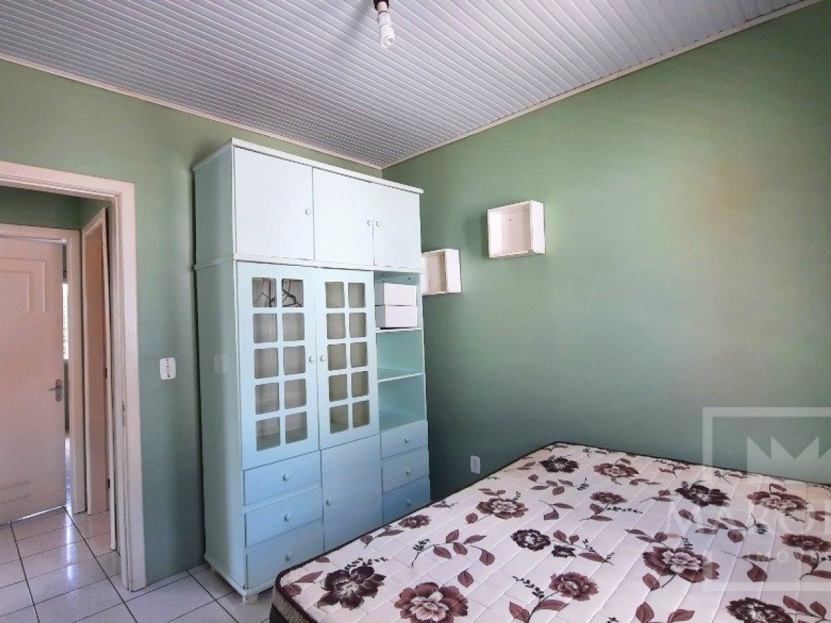 Casa com 137m², 2 dormitórios, Nao suíte, 2 vagas, no bairro Loteamento Vicente Riva em Marau