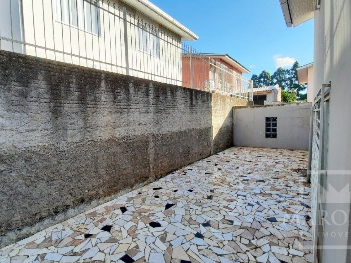 Casa com 137m², 2 dormitórios, Nao suíte, 2 vagas, no bairro Loteamento Vicente Riva em Marau