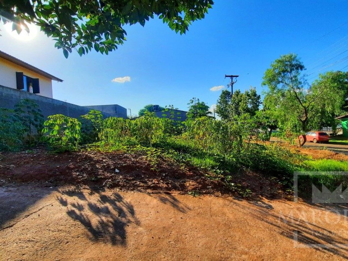 Terreno com 325m², Nao suíte, no bairro Santa Lúcia em Marau