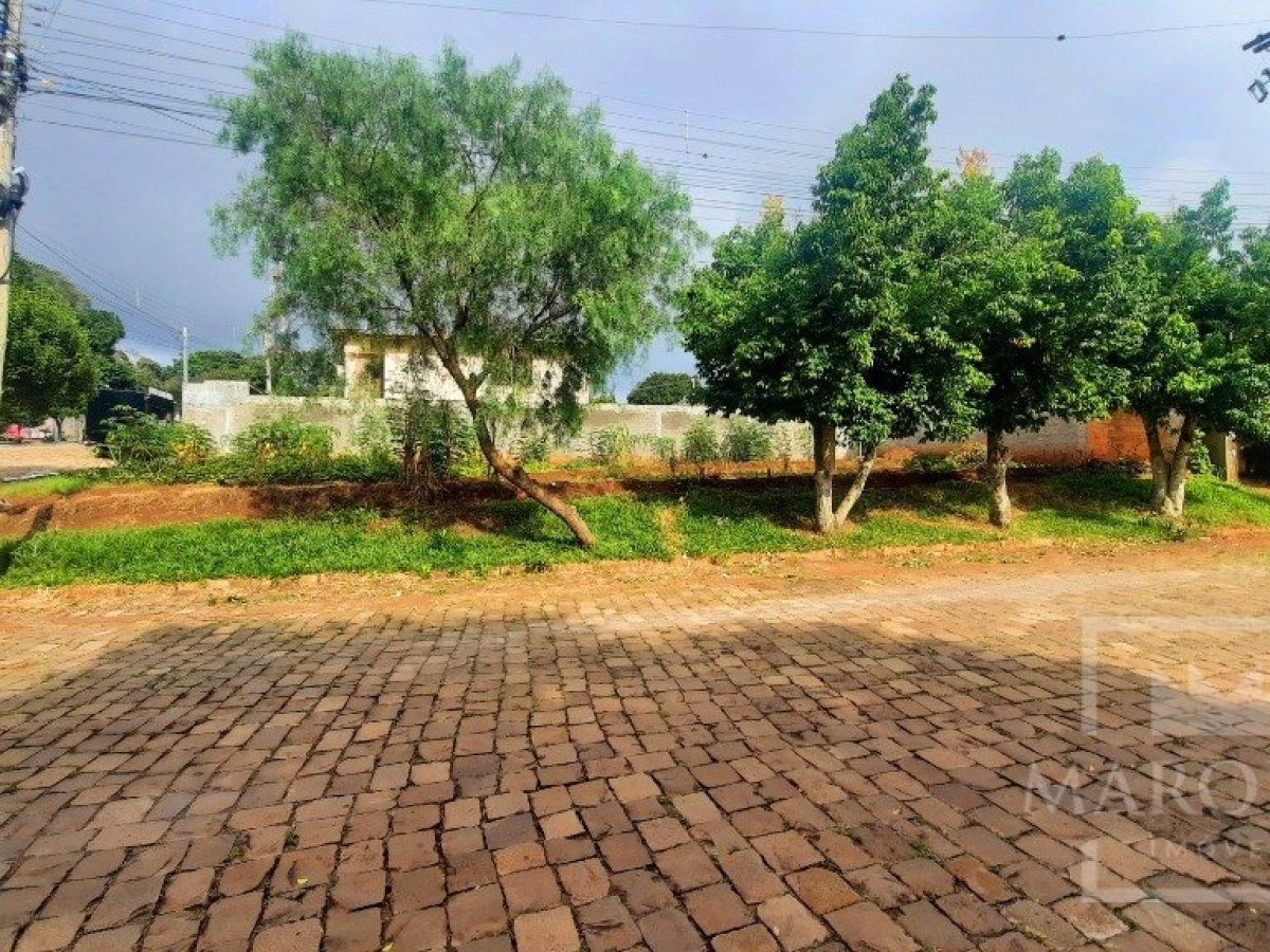 Terreno com 325m², Nao suíte, no bairro Santa Lúcia em Marau