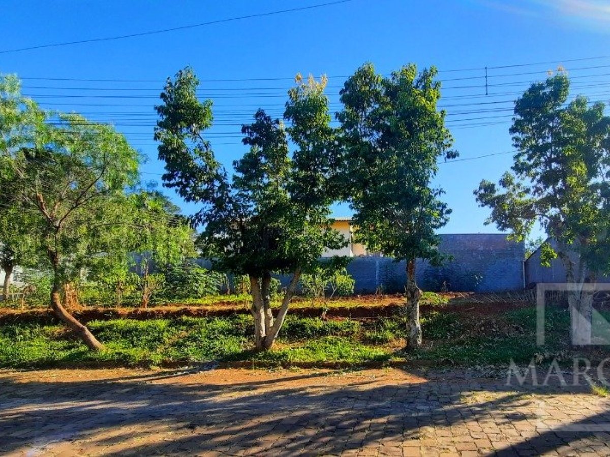Terreno com 325m², Nao suíte, no bairro Santa Lúcia em Marau