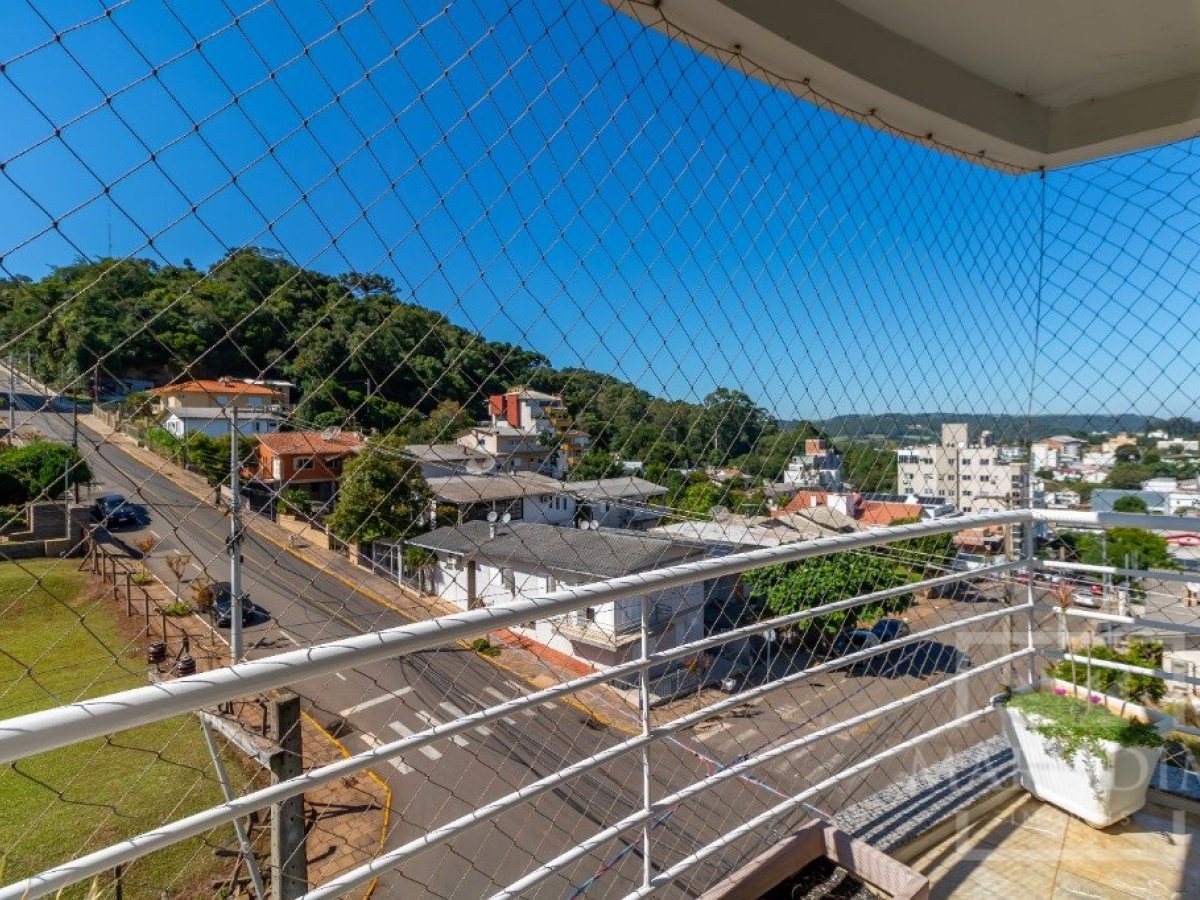 Cobertura com 226m², 3 dormitórios, Nao suíte, 3 vagas, no bairro Centro em Marau