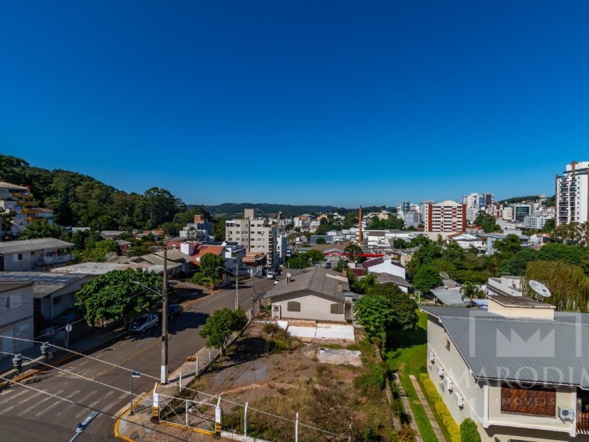 Cobertura com 226m², 3 dormitórios, Nao suíte, 3 vagas, no bairro Centro em Marau