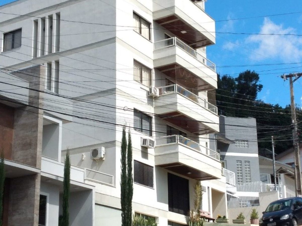 Apartamento com 118m², 3 dormitórios, Nao suíte, 1 vaga, no bairro Centro em Marau