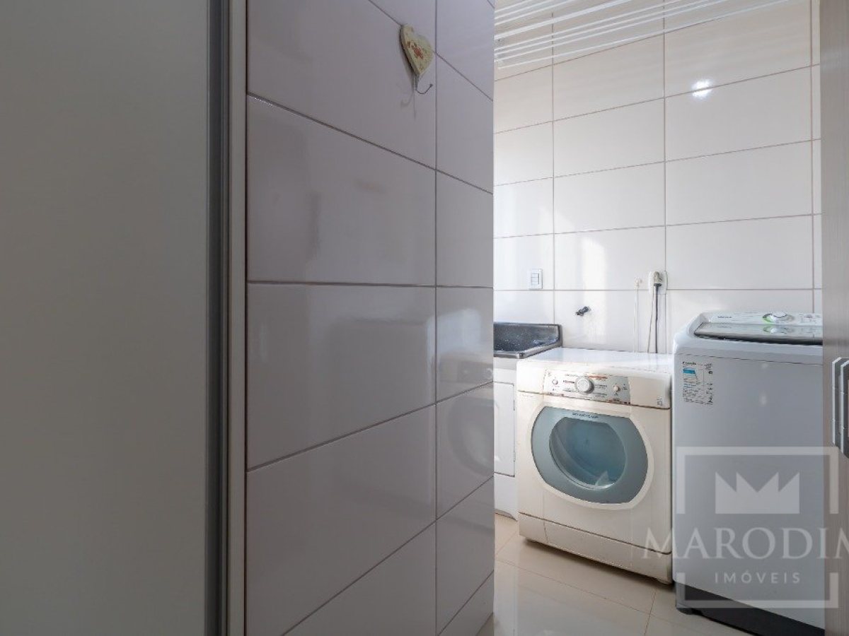 Apartamento com 112m², 3 dormitórios, Sim suíte, 2 vagas, no bairro Angela Borella em Marau