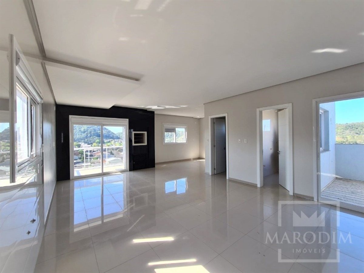 Cobertura com 185m², 2 dormitórios, Nao suíte, 2 vagas, no bairro Alberto Borella em Marau