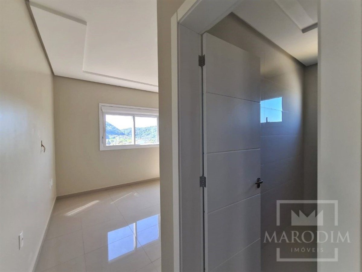 Cobertura com 185m², 2 dormitórios, Nao suíte, 2 vagas, no bairro Alberto Borella em Marau