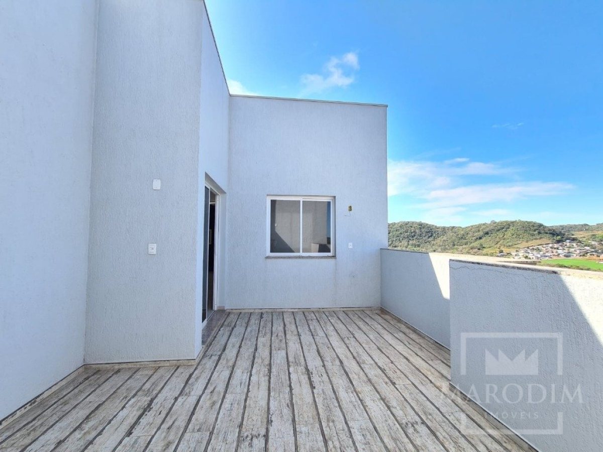 Cobertura com 185m², 2 dormitórios, Nao suíte, 2 vagas, no bairro Alberto Borella em Marau