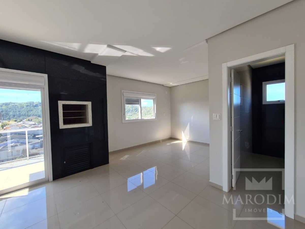 Cobertura com 185m², 2 dormitórios, Nao suíte, 2 vagas, no bairro Alberto Borella em Marau