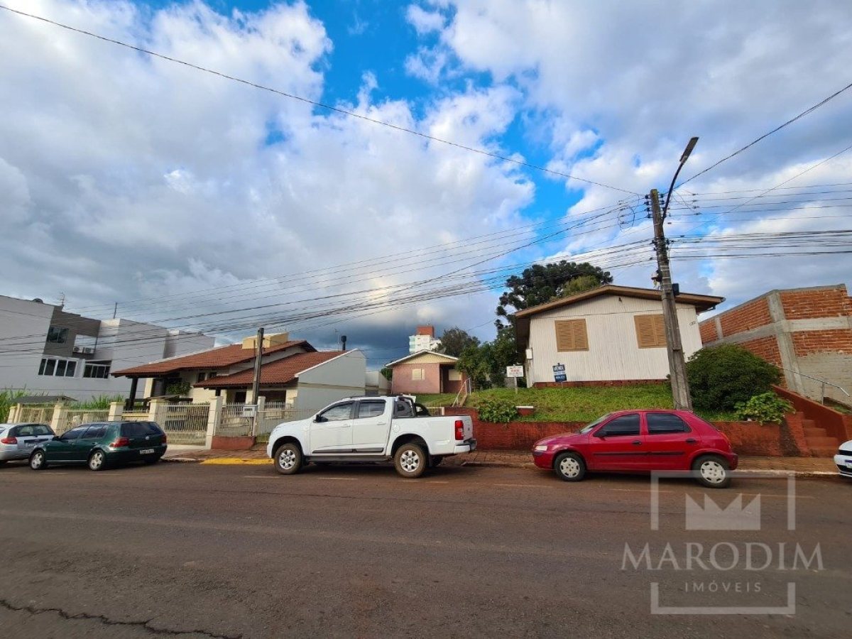 Terreno com 885m², Nao suíte, no bairro Centro em Marau