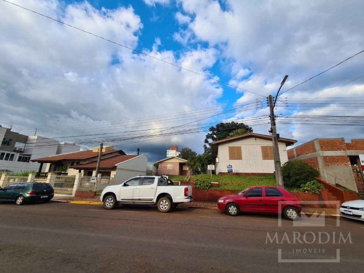 Terreno com 885m², Nao suíte, no bairro Centro em Marau
