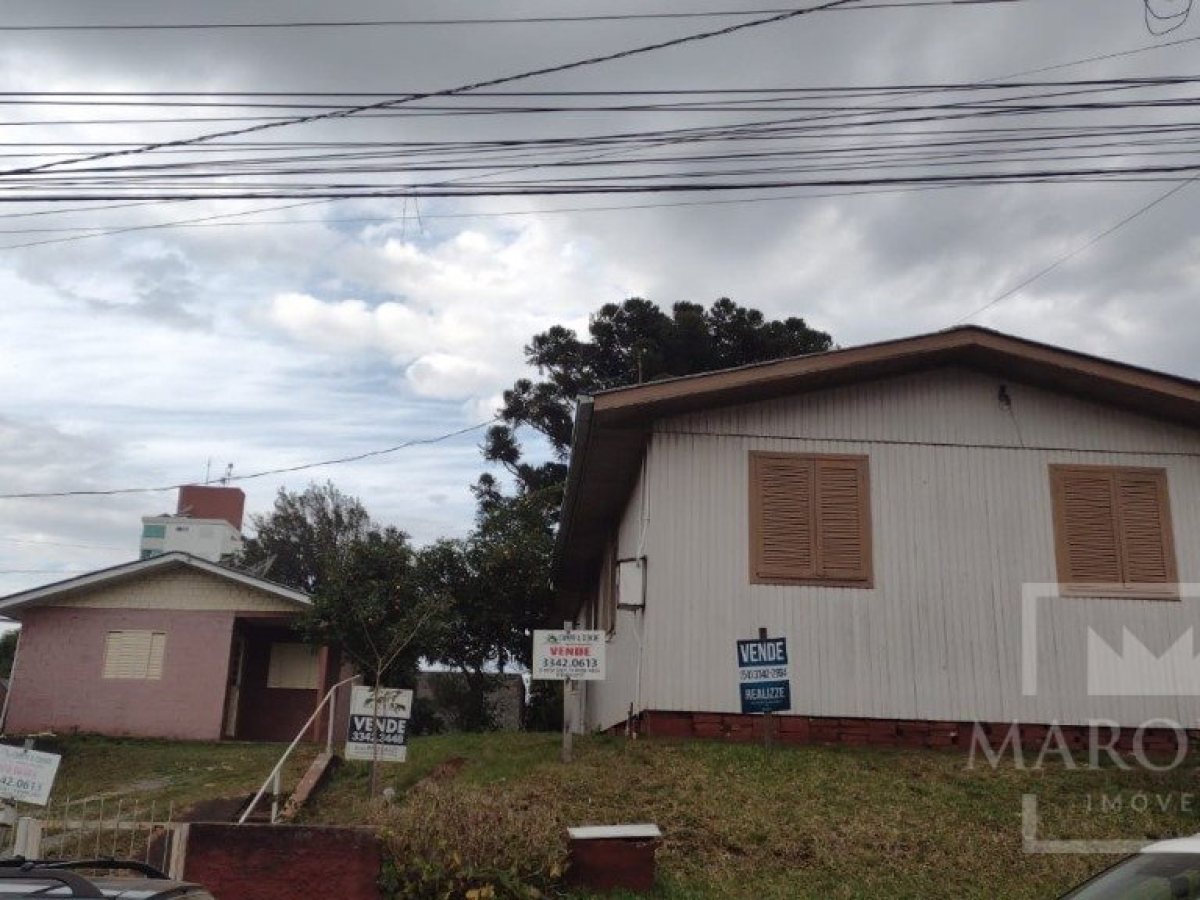 Terreno com 885m², Nao suíte, no bairro Centro em Marau