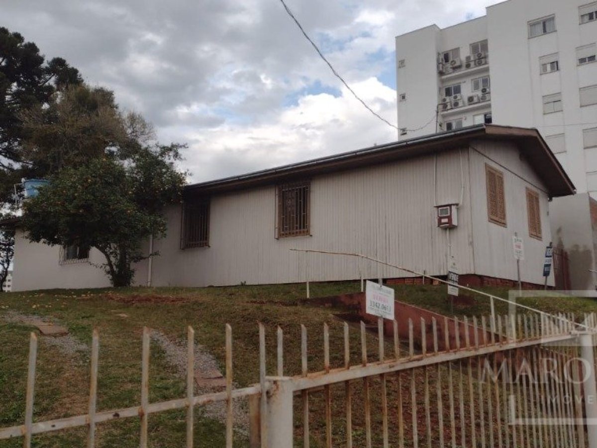 Terreno com 885m², Nao suíte, no bairro Centro em Marau