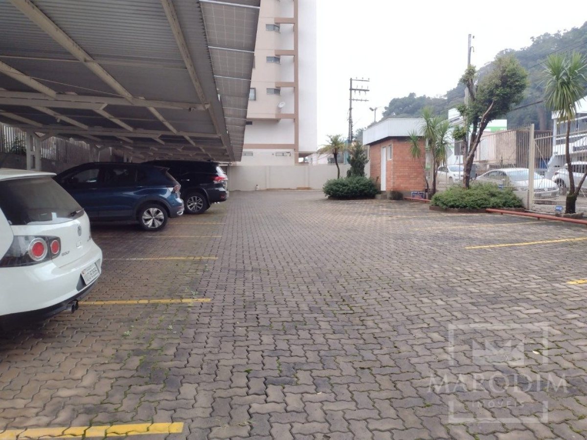 Salas/Conjuntos com 535m², Nao suíte, no bairro Centro em Marau
