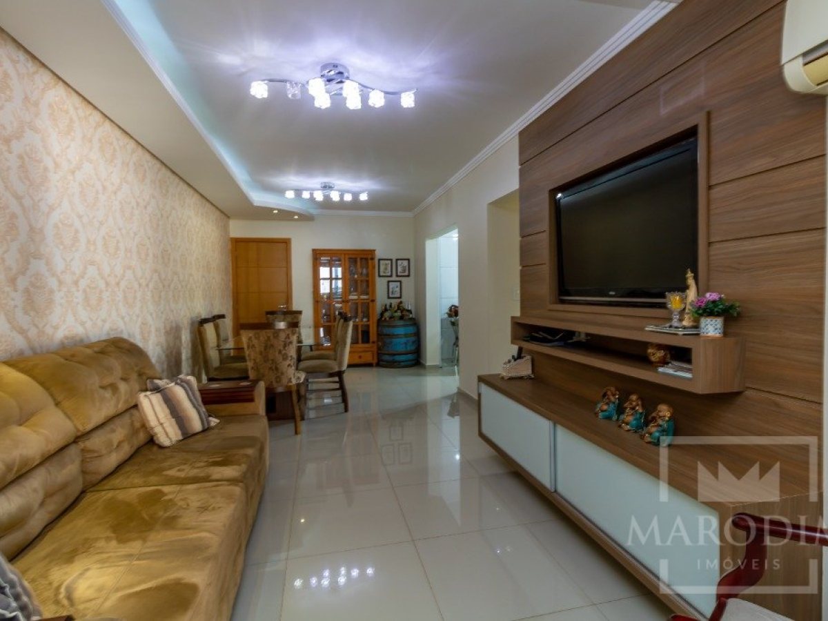 Apartamento com 234m², 3 dormitórios, Sim suíte, 2 vagas, no bairro Centro em Marau