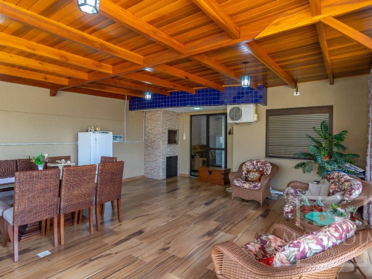 Apartamento com 234m², 3 dormitórios, Sim suíte, 2 vagas, no bairro Centro em Marau