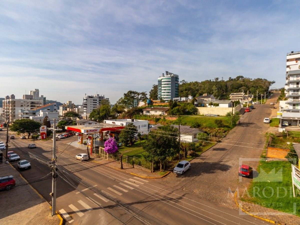 Apartamento com 234m², 3 dormitórios, Sim suíte, 2 vagas, no bairro Centro em Marau