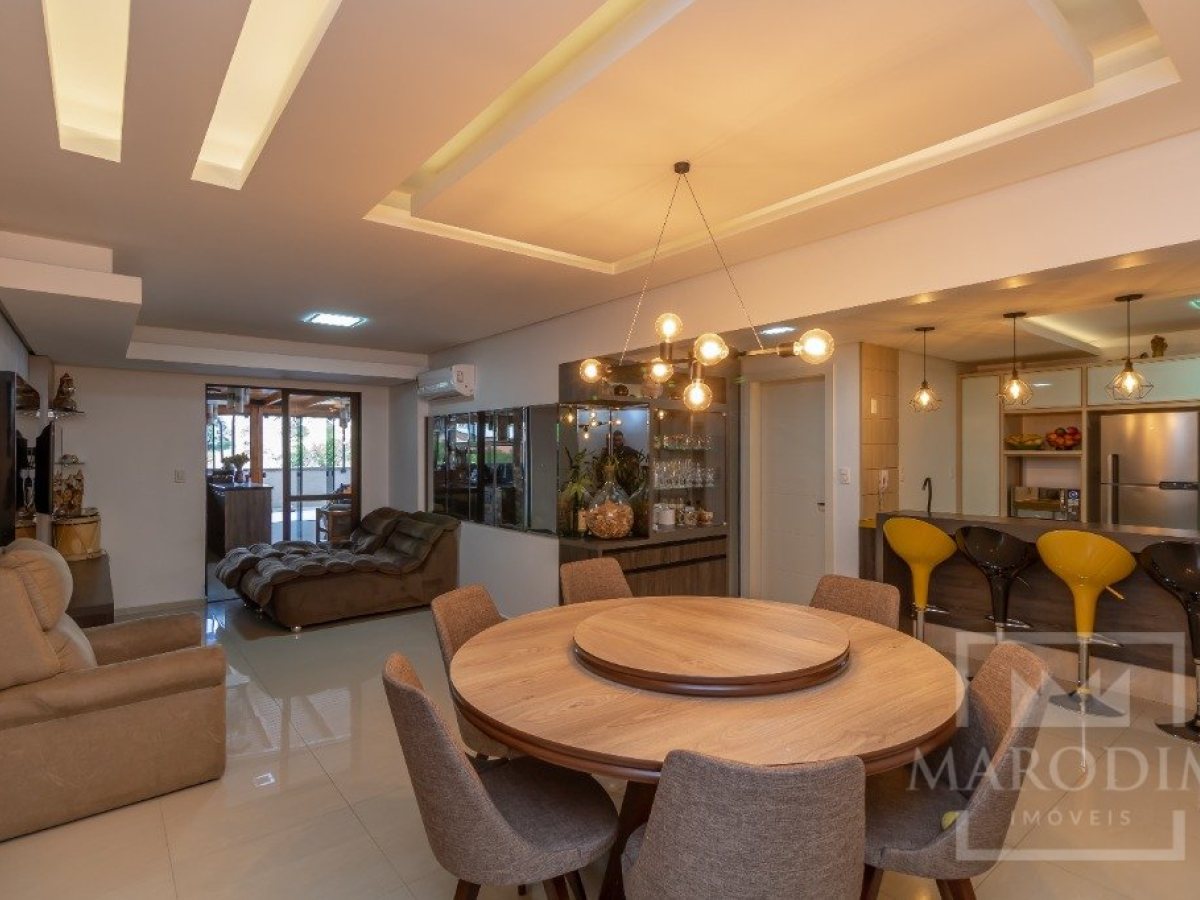 Apartamento com 334m², 3 dormitórios, Sim suíte, 2 vagas, no bairro Centro em Marau