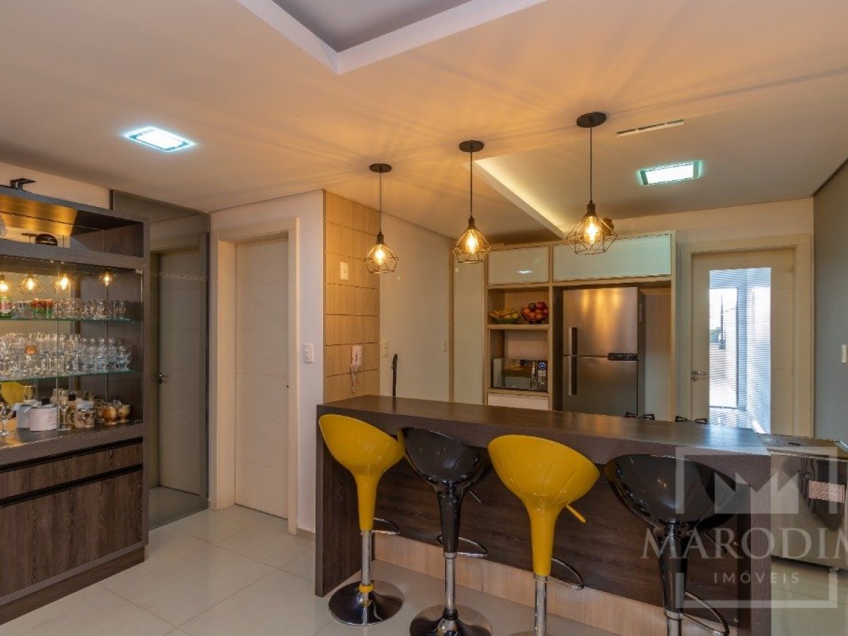 Apartamento com 334m², 3 dormitórios, Sim suíte, 2 vagas, no bairro Centro em Marau