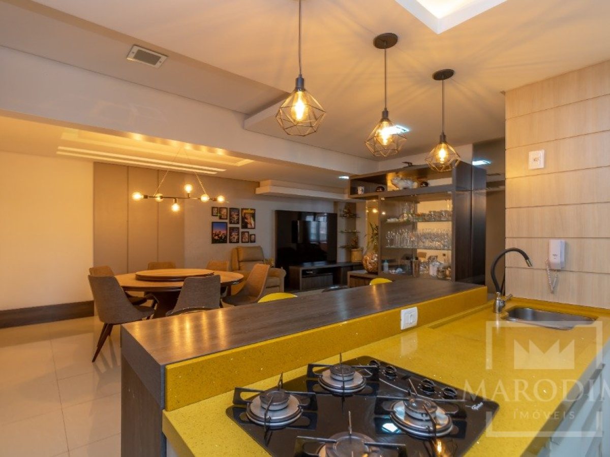 Apartamento com 334m², 3 dormitórios, Sim suíte, 2 vagas, no bairro Centro em Marau