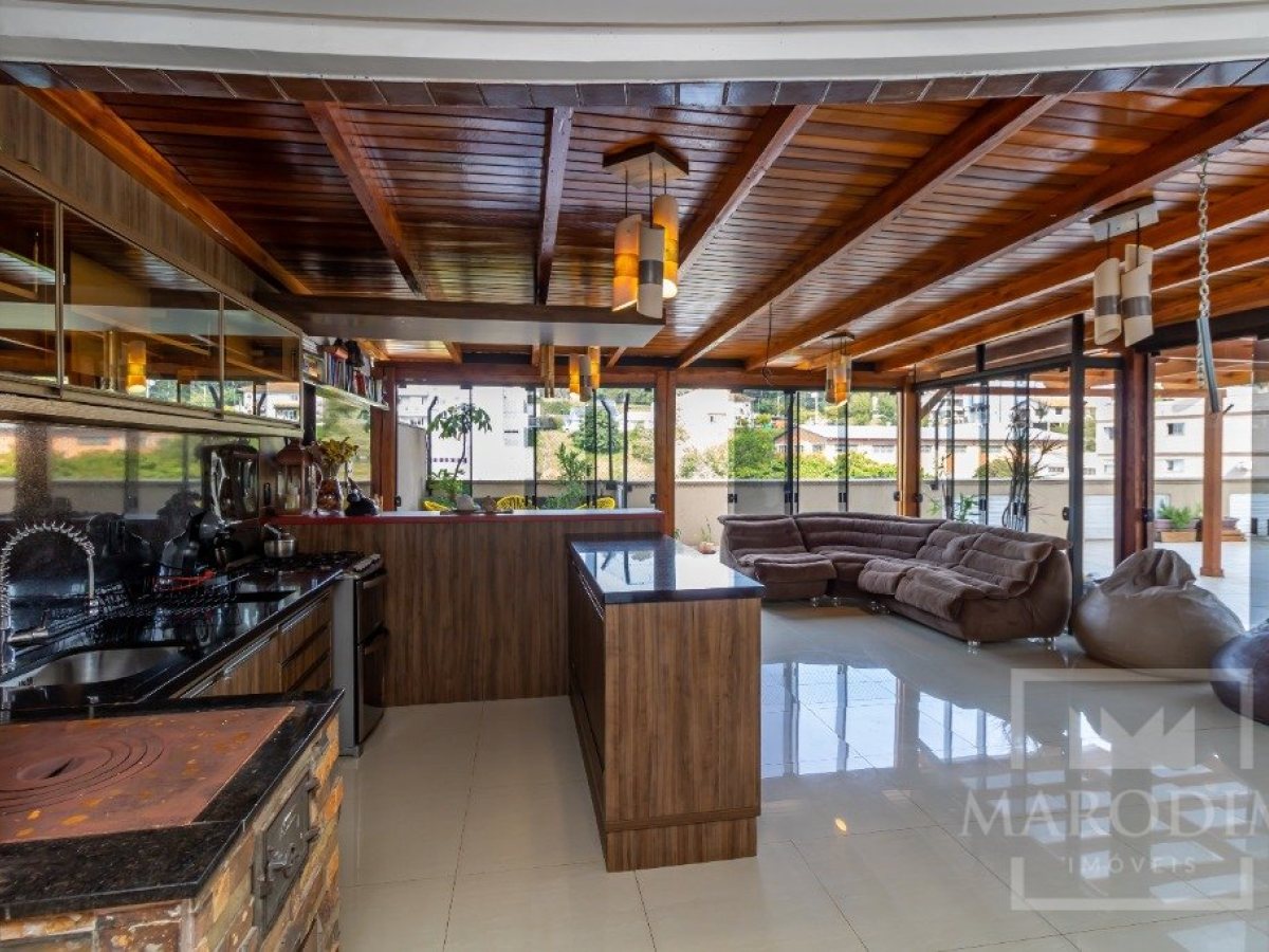 Apartamento com 334m², 3 dormitórios, Sim suíte, 2 vagas, no bairro Centro em Marau