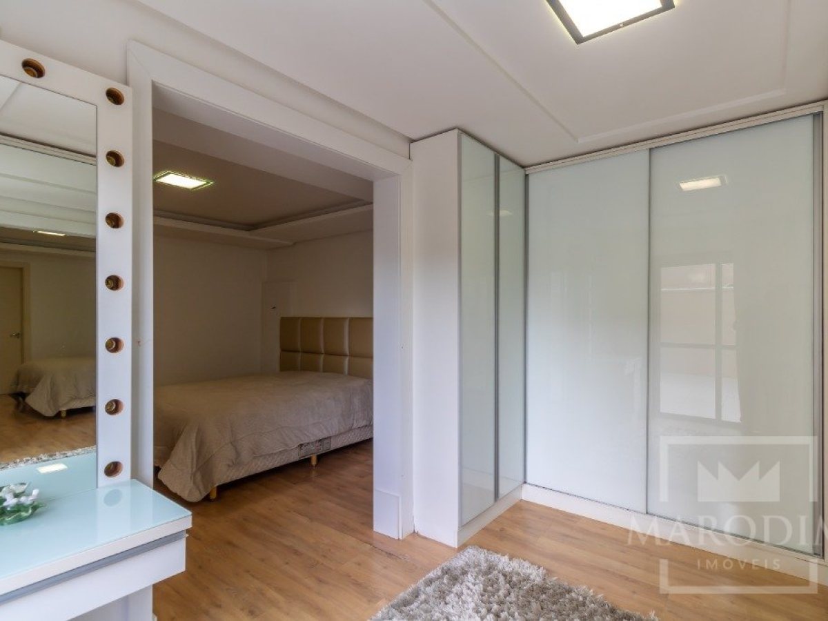 Apartamento com 334m², 3 dormitórios, Sim suíte, 2 vagas, no bairro Centro em Marau