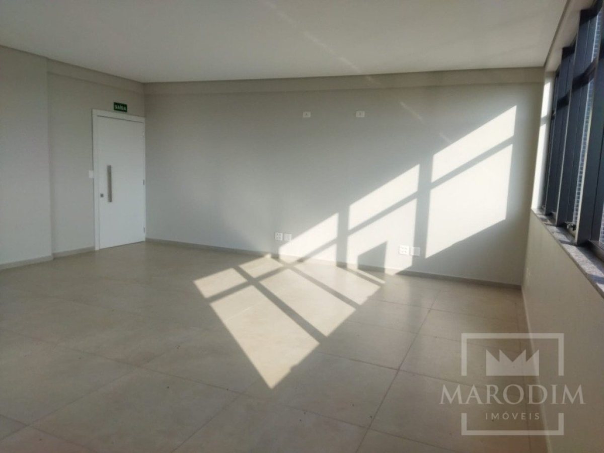 Salas/Conjuntos com 68m², Nao suíte, no bairro Centro em Marau