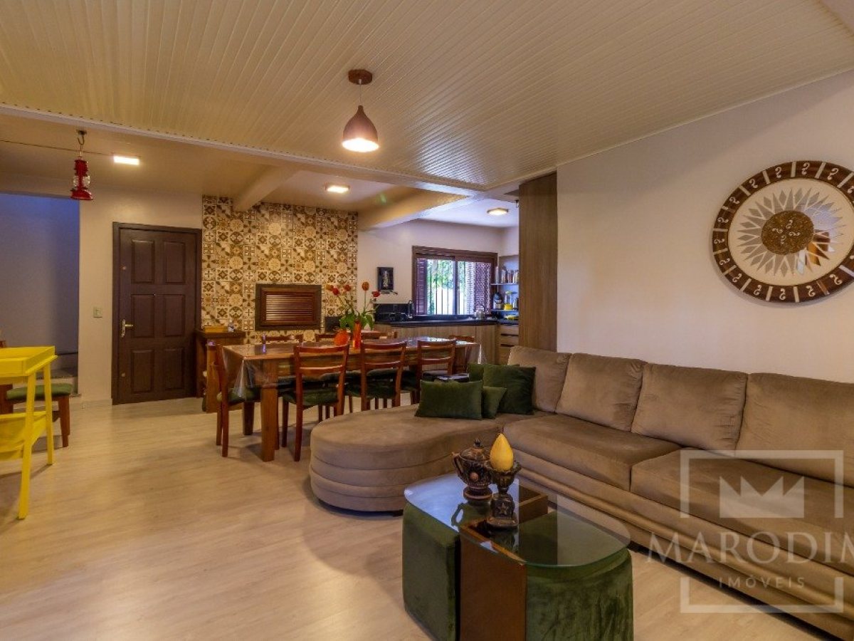 Casa com 260m², 3 dormitórios, Sim suíte, 4 vagas, no bairro Jardim  América em Marau