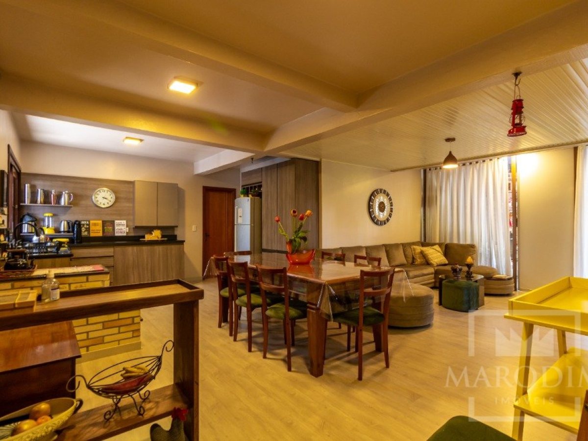 Casa com 260m², 3 dormitórios, Sim suíte, 4 vagas, no bairro Jardim  América em Marau