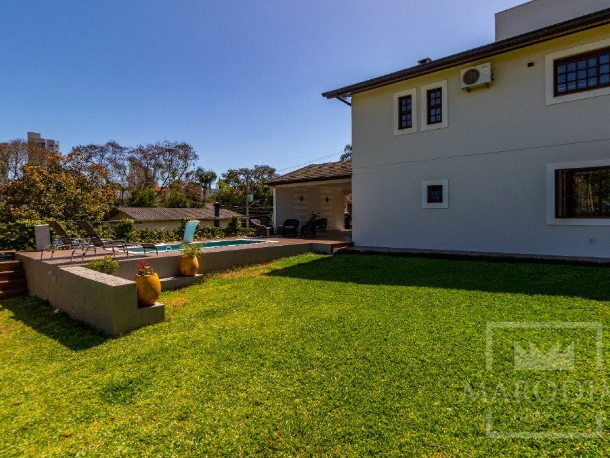 Casa com 260m², 3 dormitórios, Sim suíte, 4 vagas, no bairro Jardim  América em Marau