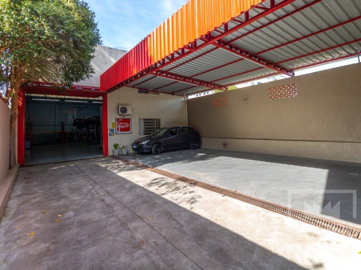Prédio Comercial com 713m², Nao suíte, no bairro Centro em Marau
