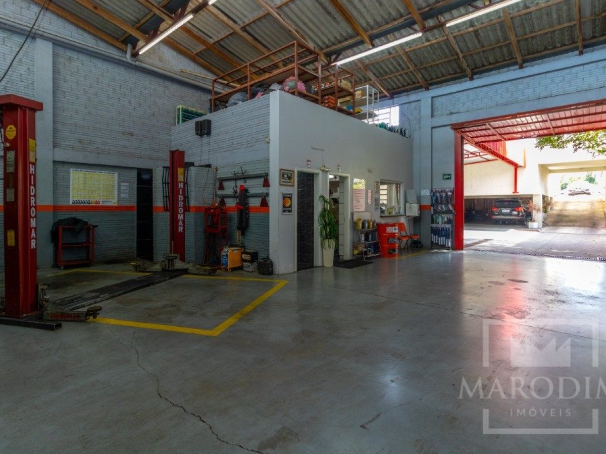 Prédio Comercial com 713m², Nao suíte, no bairro Centro em Marau