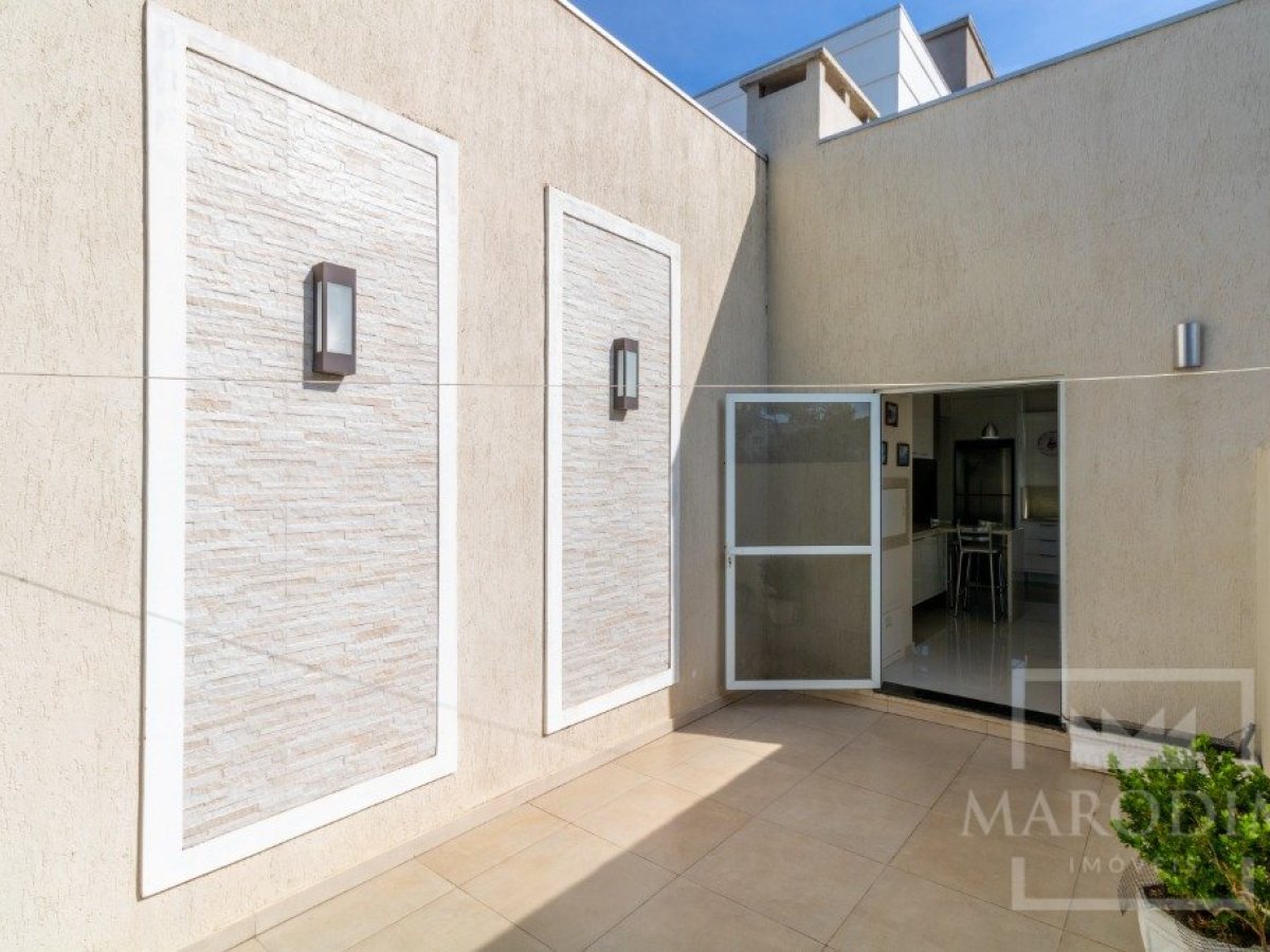 Prédio Comercial com 713m², Nao suíte, no bairro Centro em Marau